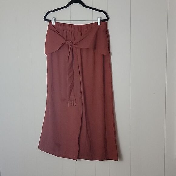Rust crop pant   - Picture 1 of 3